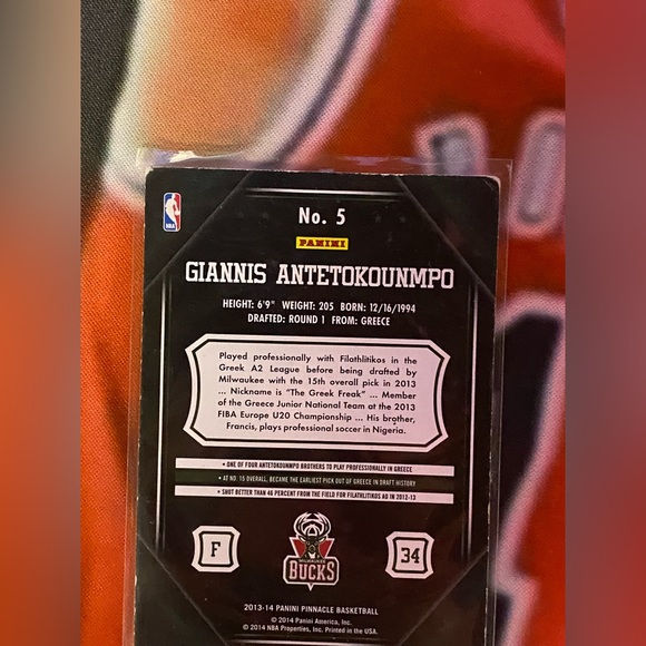 3 giannis Antetokounmpo rookie cards - Picture 6 of 6